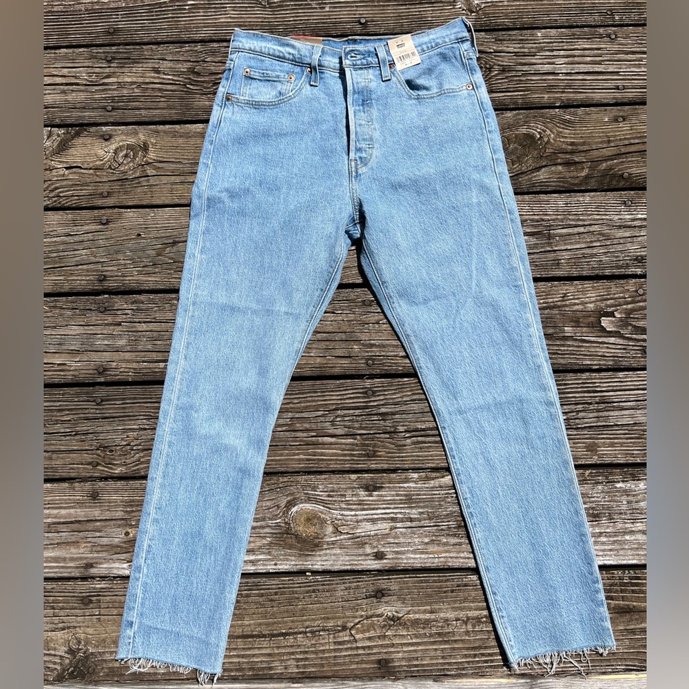 Levi’s Women’s 501 Skinny Jeans Size 29X28 Light Blue Button Fly NWT